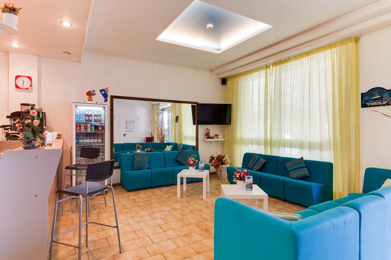 Hotel Nevia Cervia Exterior foto