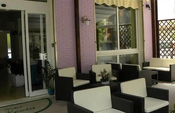Hotel Nevia Cervia Exterior foto
